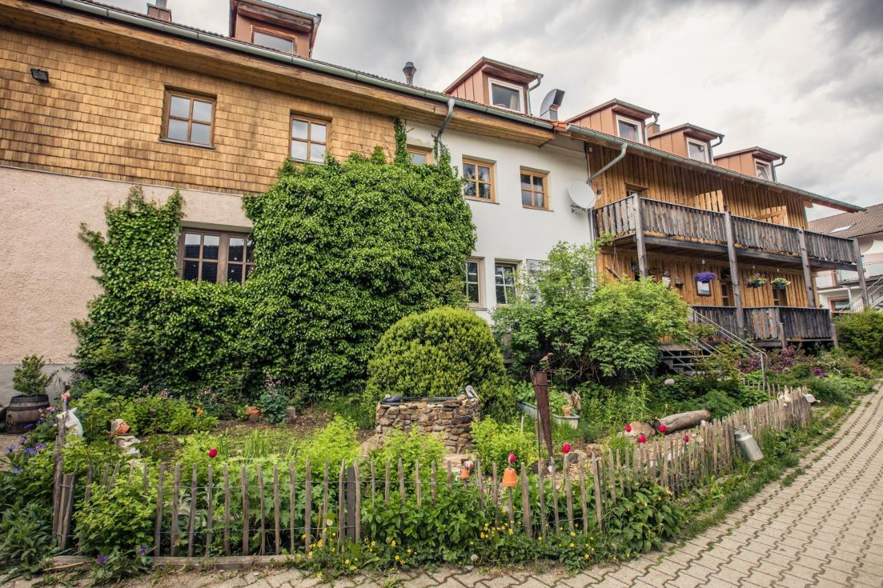 Landhotel Zum Matthiasl Bischofsreut Exterior photo