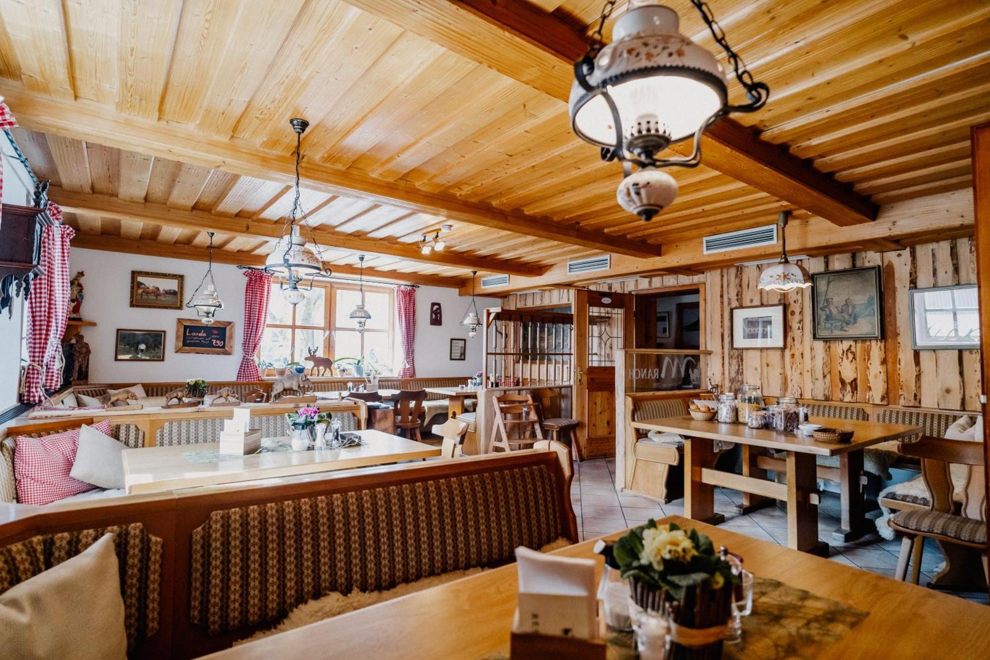 Landhotel Zum Matthiasl Bischofsreut Exterior photo